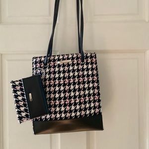 Nine West Pocket Book